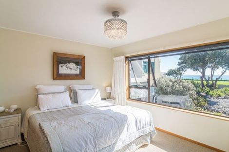 Photo of property in 82 Marine Parade, Paraparaumu Beach, Paraparaumu, 5032