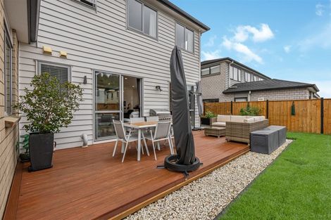 Photo of property in 20 Drumbuoy Drive, Flat Bush, Auckland, 2019