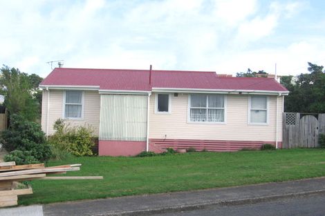 Photo of property in 105 Waiuta Street, Titahi Bay, Porirua, 5022