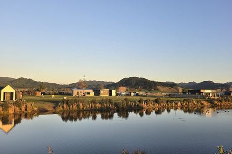 Photo of property in 106 Takapu Close, Matarangi, 3592