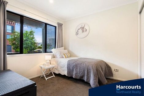 Photo of property in 3 Piko Lane, Hobsonville, Auckland, 0616