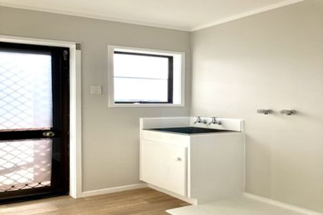 Photo of property in 1/94 Sturges Road, Henderson, Auckland, 0612