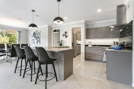 Photo of property in 21 Kahika Grove, Huapai, Kumeu, 0810