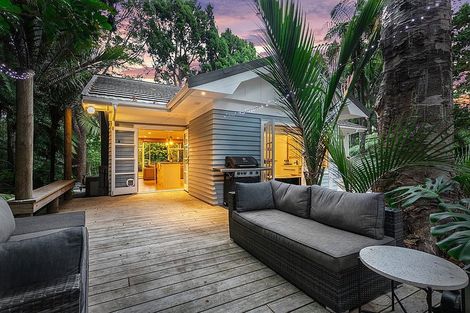 Photo of property in 80 Waima Crescent, Titirangi, Auckland, 0604