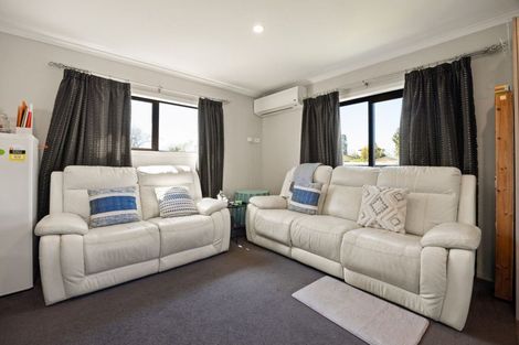 Photo of property in 100 Morrow Avenue, St Andrews, Hamilton, 3200