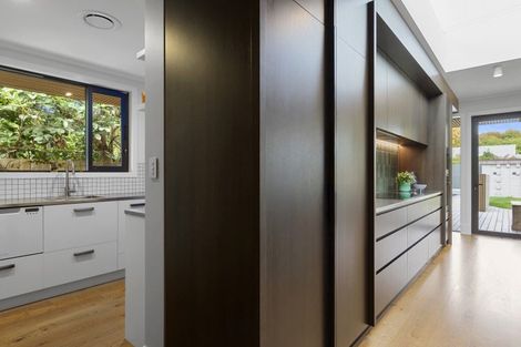 Photo of property in 5 Waiwetu Street, Fendalton, Christchurch, 8052