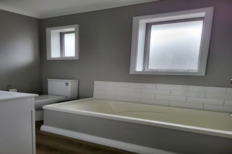 Photo of property in 100 Willryan Avenue, New Brighton, Christchurch, 8083