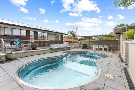 Photo of property in 32 Amante Crescent, Mairangi Bay, Auckland, 0630