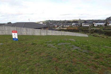 Photo of property in 28 Raithburn Terrace, Pokeno, 2402