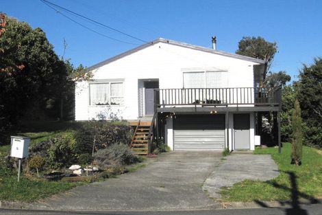 Photo of property in 5 Castle Crescent, Stokes Valley, Lower Hutt, 5019