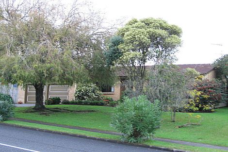 Photo of property in 9 Lexington Drive, Botany Downs, Auckland, 2010