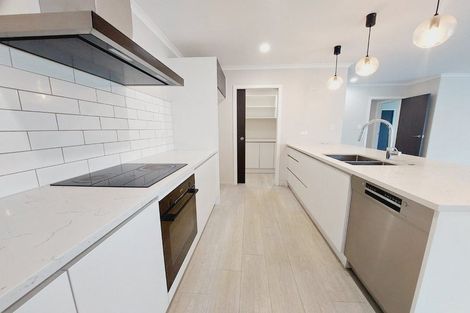 Photo of property in 27 Leathem Crescent, Pokeno, 2402