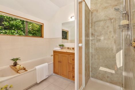 Photo of property in 172 Paremata Road, Paremata, Porirua, 5024