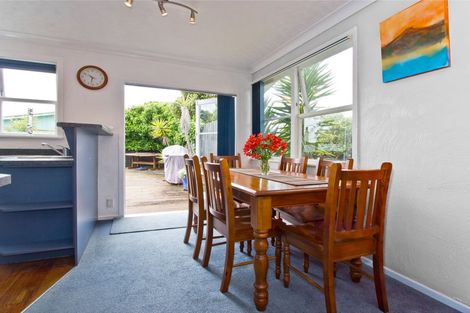 Photo of property in 6 Tamariki Avenue, Kelston, Auckland, 0602