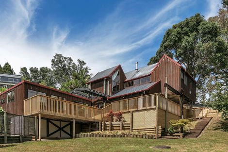 Photo of property in 25 Jacaranda Avenue, Beach Haven, Auckland, 0626