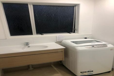 Photo of property in 50 Lewisham Street, Highland Park, Auckland, 2010