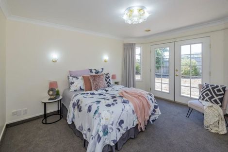 Photo of property in 12 Marewa Place, Waikanae Beach, Waikanae, 5036