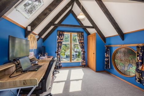 Photo of property in 5 Newnham Court, Tawa, Wellington, 5028