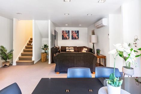 Photo of property in 2/17 Blackbridge Road, Wadestown, Wellington, 6012