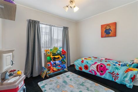 Photo of property in 96 Athena Drive, Totara Vale, Auckland, 0629