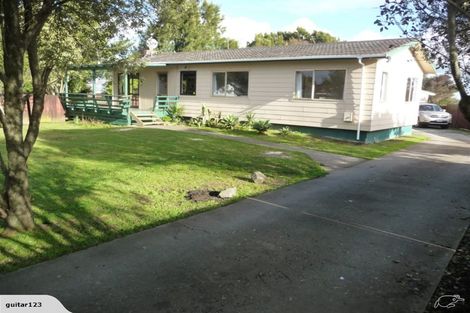 Photo of property in 1/12 Goldnib Place, Randwick Park, Auckland, 2105