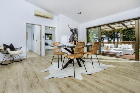 Photo of property in 18 Mappin Place, Chatswood, Auckland, 0626