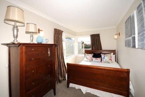 Photo of property in 11 Grimseys Road, Redwood, Christchurch, 8051