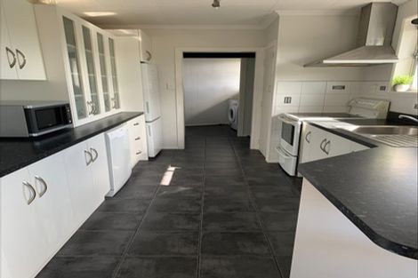 Photo of property in 50 Kilmarnock Street, Wallacetown, 9816