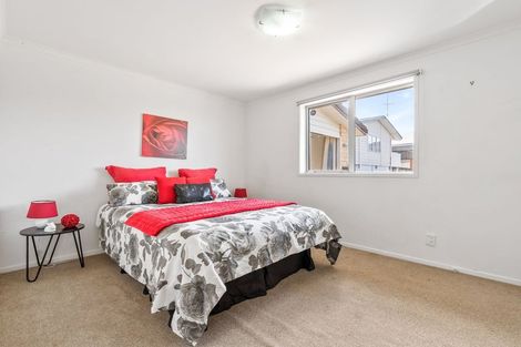 Photo of property in 19b Te Atatu Road, Te Atatu South, Auckland, 0610