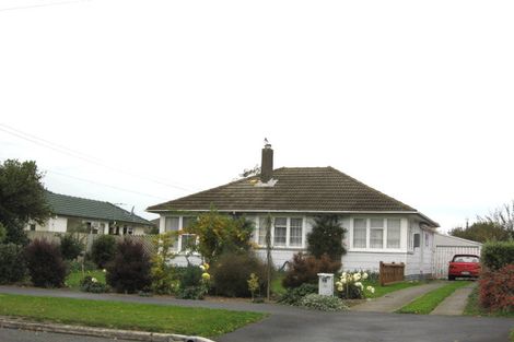 Photo of property in 16 Uxbridge Street, Northcote, Christchurch, 8052