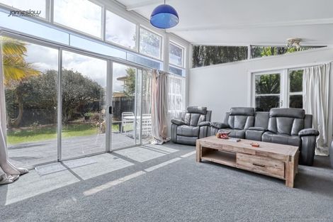Photo of property in 140 Edmonton Road, Te Atatu South, Auckland, 0610