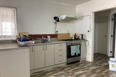 Photo of property in 36 Madigan Place, Glendene, Auckland, 0602