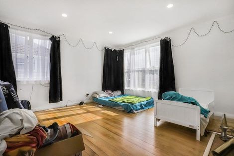 Photo of property in 15 Arimu Road, Papakura, 2110