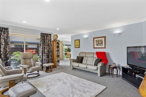 Photo of property in 37 Lotus Avenue, Mount Maunganui, 3116