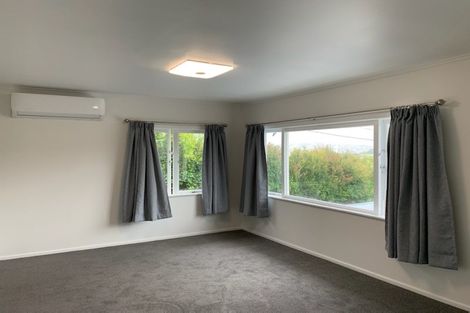 Photo of property in 2/4 Pax Avenue, Forrest Hill, Auckland, 0620