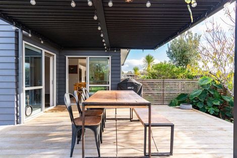 Photo of property in 16 Leslie Street, Mangawhai, 0505