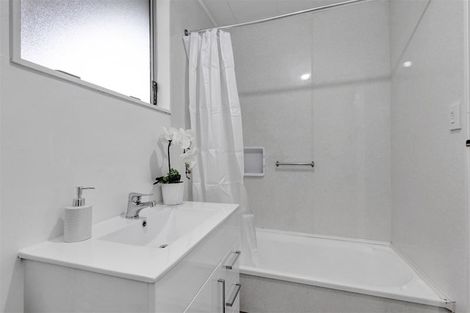 Photo of property in 2/18 Culzean Grove, Bell Block, New Plymouth, 4312