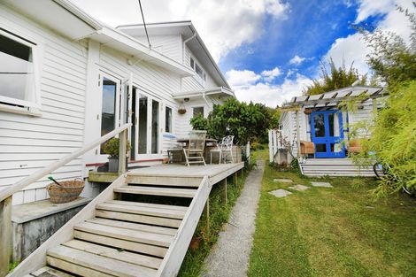 Photo of property in 20 Sea View Road, Leigh, Warkworth, 0985