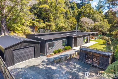 Photo of property in 10 Aratika Grove, Stokes Valley, Lower Hutt, 5019