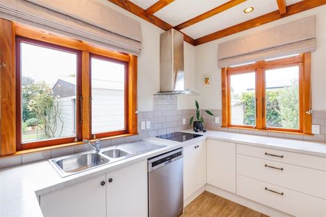 Photo of property in 247 College Street, West End, Palmerston North, 4412