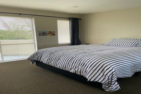 Photo of property in 7 Gillett Place, Botany Downs, Auckland, 2014