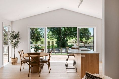 Photo of property in 13a Western Avenue, Omokoroa, 3114