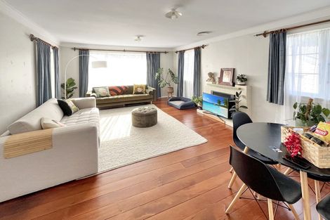 Photo of property in 15 Kawiu Road, Levin, 5510