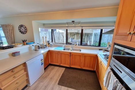 Photo of property in 162 Walter Strevens Drive, Conifer Grove, Takanini, 2112