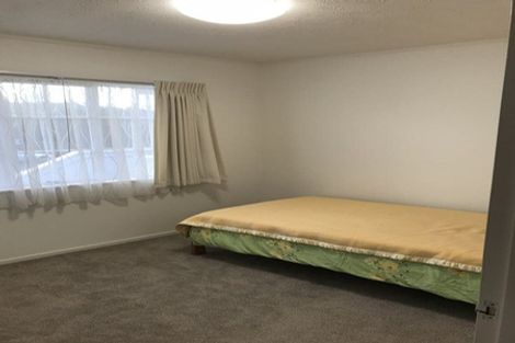 Photo of property in 2/27 Gosford Drive, Botany Downs, Auckland, 2010