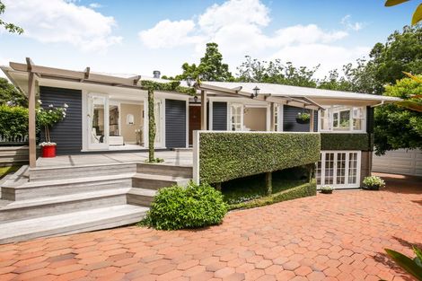 Photo of property in 559 South Titirangi Road, Titirangi, Auckland, 0604