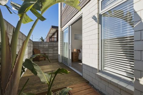 Photo of property in 21 Hine Street, New Plymouth, 4310