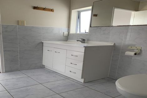 Photo of property in 44 Larne Avenue, Pakuranga Heights, Auckland, 2010