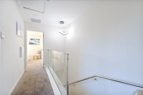 Photo of property in 2/5 Hereford Street, Te Atatu Peninsula, Auckland, 0610