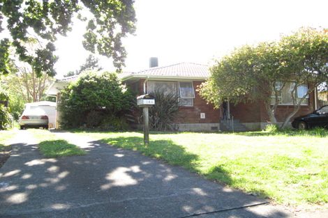 Photo of property in 2/2a Chipping Dale, Mangere Bridge, Auckland, 2022